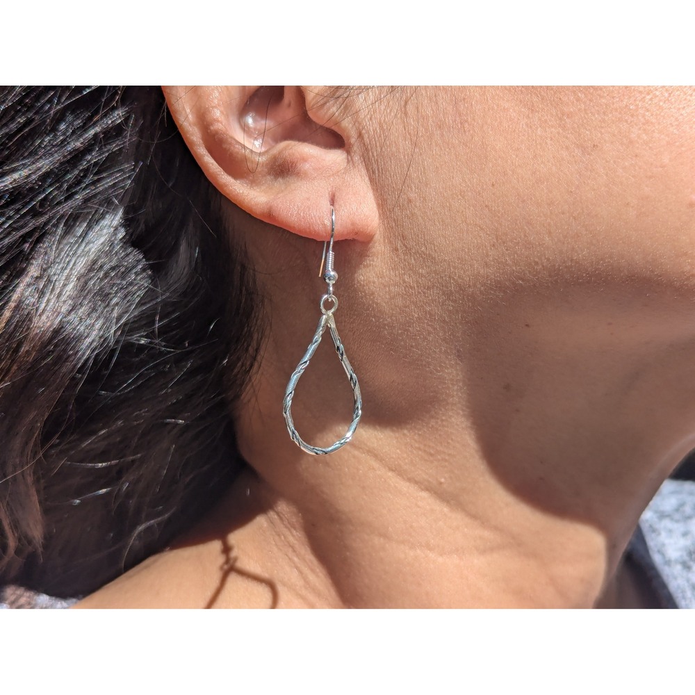 Handcrafted Native‎ Amercian Twisted Loop Navajo Dangle Earrings**